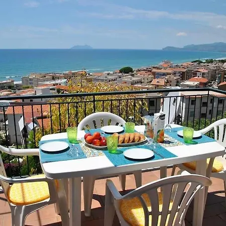 Grand Soleil A Con Terrazza Vista Mare Apartment